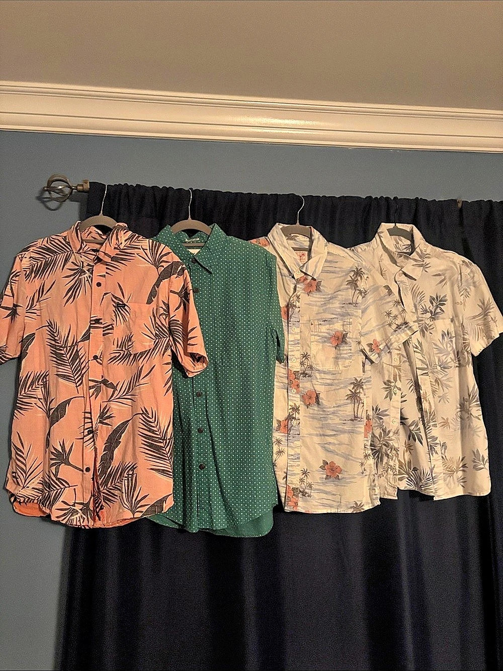 Men’s American Eagle Short-Sleeve Button-Up Bundle - Size Small (Floral Colors)
